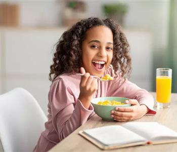 كيف نعلم الأطفال العادات الصحية ومهارات الوقاية من الأمراض