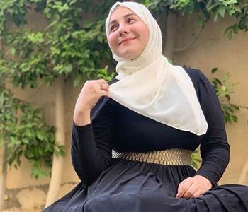 ياسمينا العلواني نجمة أراب جوت تالنت تنفي ارتدائها الحجاب وتوضح سبب نشرها هذه الصورة