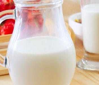 6 ‎أسباب تجعلك لا تعتمدي على الحليب خالي الدسم في نظامك الغذائي