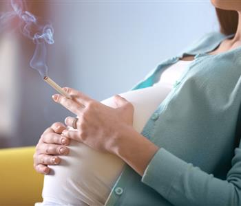 أضرار التدخين على الحامل في الشهر الأول