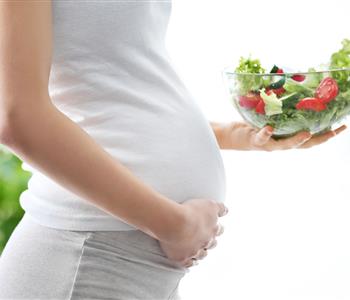 الأطعمة والمشروبات التي يجب أن تتناولها الحامل في الصيام