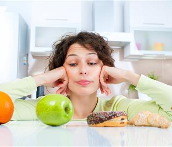 كيف تؤثر العوامل النفسية وأسلوب التفكير على زيادة الوزن
