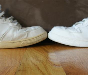 5 خطوات تعيد لحذائك الأبيض بريقه وتجعله كالجديد