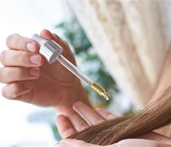 حمام الزيت المثالي لتغذية الشعر وتنعيمه الحل الطبيعي لشعر صحي ولامع