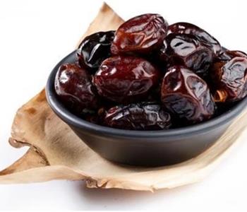 فوائد البلح الأسود للجنس يحسن الانتصاب ويزيد الرغبة