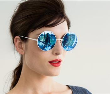 النظارة الدائرية تتربع على عرش موضة النظارات الشمسية لعام 2018