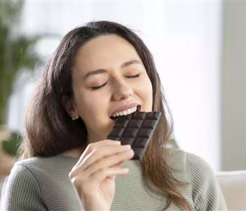 ما علاقة الشوكولاتة الداكنة بفقدان الوزن