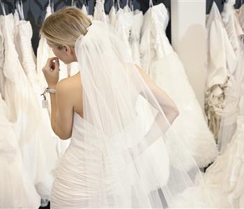 أخطاء شائعة عند اختيار فستان الزفاف