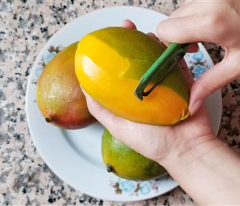 فوائد قشر المانجو للنساء يحارب التجاعيد وينظيم سكر الدم