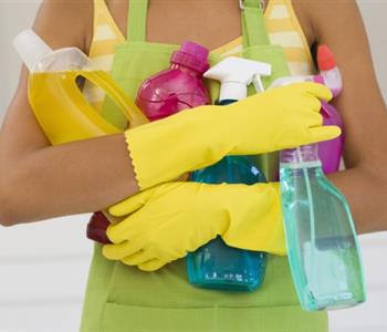 احذري مواد التنظيف والغسيل الكيميائية السامة