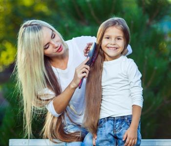 3 وصفات لتطويل شعر الأطفال بمكونات طبيعية من البيت وأهم النصائح للعناية به
