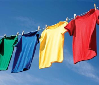 الموعد الصحي المناسب لغسيل كل قطعة من ملابسك