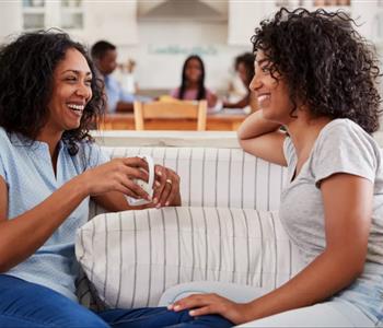 8 نصائح لبناء علاقة قوية بين الأم وابنتها في مرحلة المراهقة