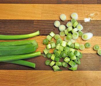 فوائد تناول البصل الأخضر في شم النسيم