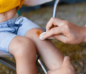 طرق تجنب إصابة الأطفال بالتيتانوس نصائح هامة