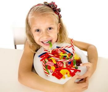 5 نصائح للتحكم في رغبة الأطفال بتناول الحلويات