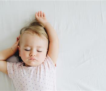 نصائح تساعدك على نوم طفلك بعد الفطام