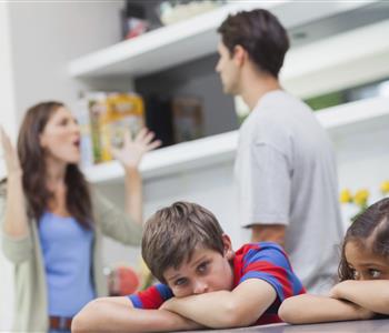 6 نماذج لتأثير الخلافات الزوجية على أطفالك