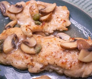 طريقة عمل بيكاتا الدجاج بخطوات بسيطة وسهلة