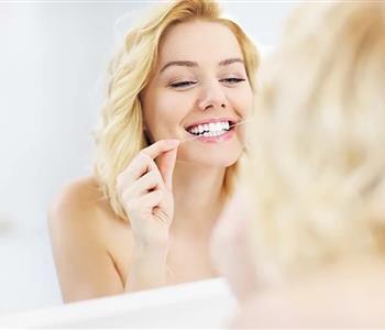 كيفية الوقاية من تسوس الأسنان بطرق طبيعية