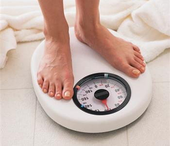 7 خطوات أساسية للحفاظ على وزنك المثالي في رمضان