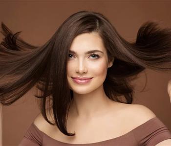 8 طرق لتنعيم الشعر بشكل طبيعي في المنزل