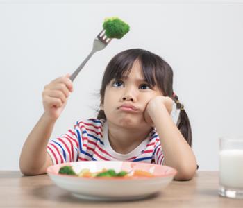 علامات نقص التغذية على طفلك وطرق الوقاية والعلاج
