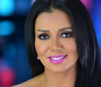 رانيا يوسف تدهش متابعيها بردها حول حمل ابنتها عن طريق الخطأ