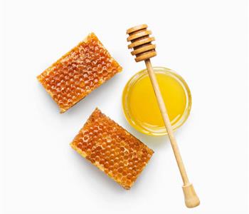 فوائد شمع العسل قبل النوم للاسترخاء