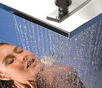 اضرار الاستحمام بالماء الساخن للبشرة والشعر والصحة