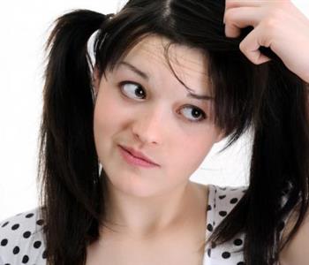 علاج قشرة الشعر الجاف ووصفات بسيطة للقضاء عليها