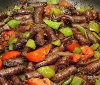 طريقة عمل طاسة السجق وصفة سريعة وغنية