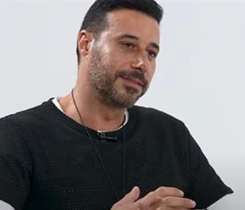 أحمد السعدني يكشف لأول مرة عن كيفية تلقيه خبر وفاة والده كان أغبى حاجة في الدنيا