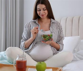 نصائح غذائية للحوامل بتوأم للحفاظ على صحتهن وصحة الجنينين