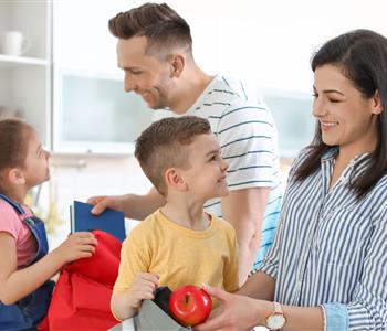 نصائح للتهيئة الاجتماعية والمعرفية لطفلك في أول سنة مدرسة