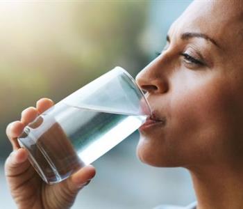 قلة شرب الماء في الصيف خطر كبير يهدد صحتك