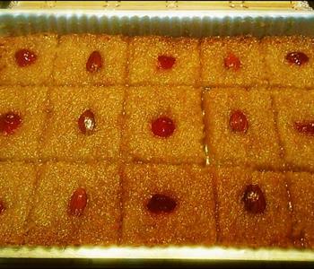طريقة عمل البسبوسة بالكريز خطوة بخطوة بالفيديو