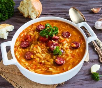 طريقة عمل لسان العصفور باللحمة المفرومة والخضار خطوة بخطوة