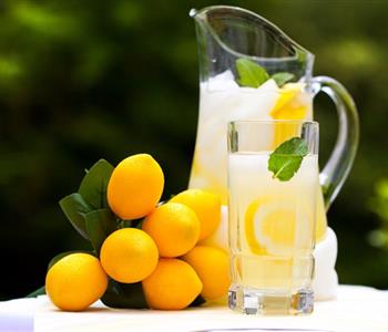 فوائد اضافة عصير الليمون للشامبو