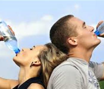 4 أسرار عن المياه المعدنية.. حقيقة مصدرها ومخاطر اعادة استخدام زجاجاتها