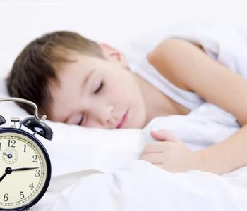 5 نصائح تساعد طفلك على النوم بمفرده